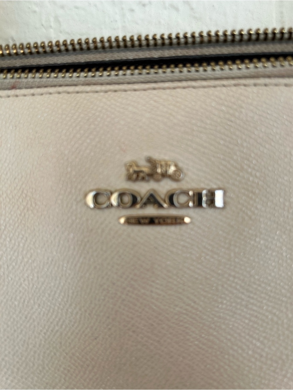 Coach Large Cream Leather Tote with Gold Hardware and Double Straps - Picture 2 of 7